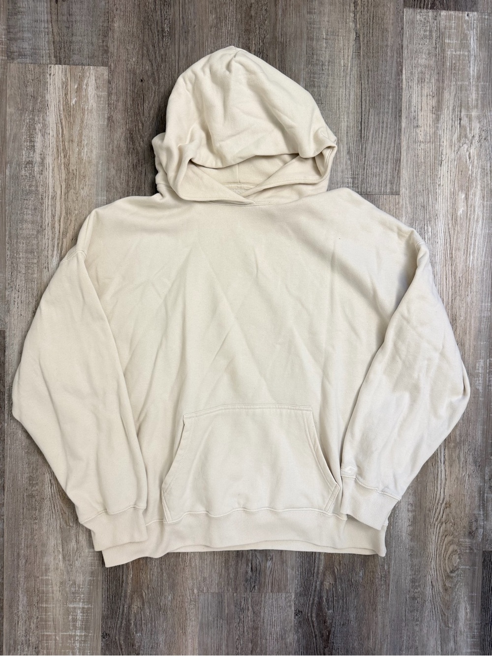 Hollister Women’s Oversized Hoodie in Cream, size Large like NEW🔥